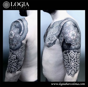 tatuaje-hombro-geometrico-Logia-Barcelona-Dasly-04    